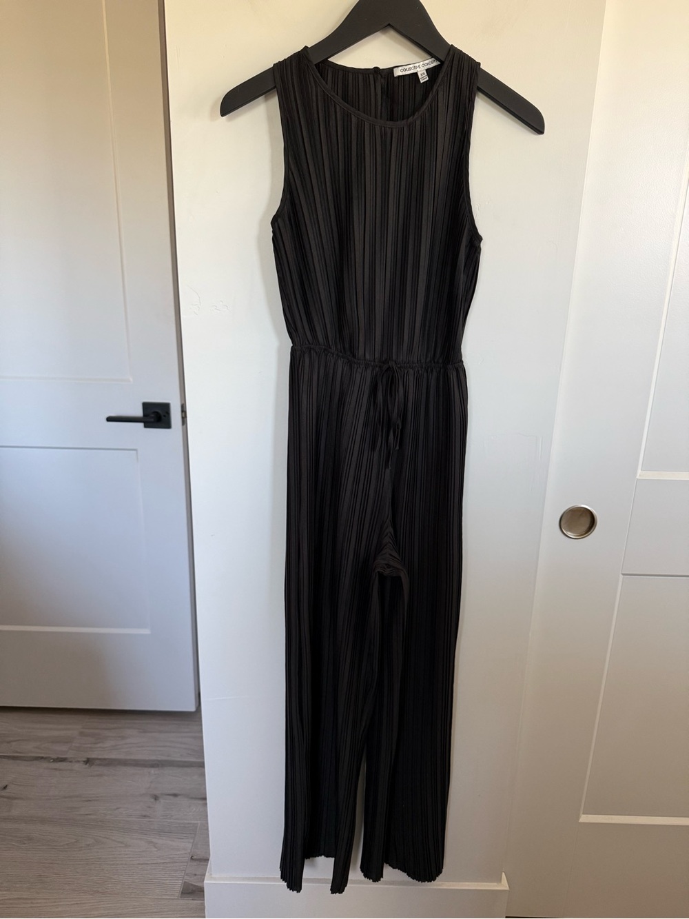 Collective Concepts Sleeveless Plissé/Pleated Jumpsuit Size XS